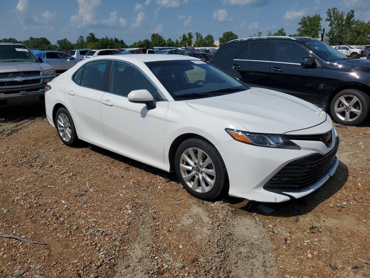 2020 Toyota Camry Le vin: 4T1C11AK7LU359533