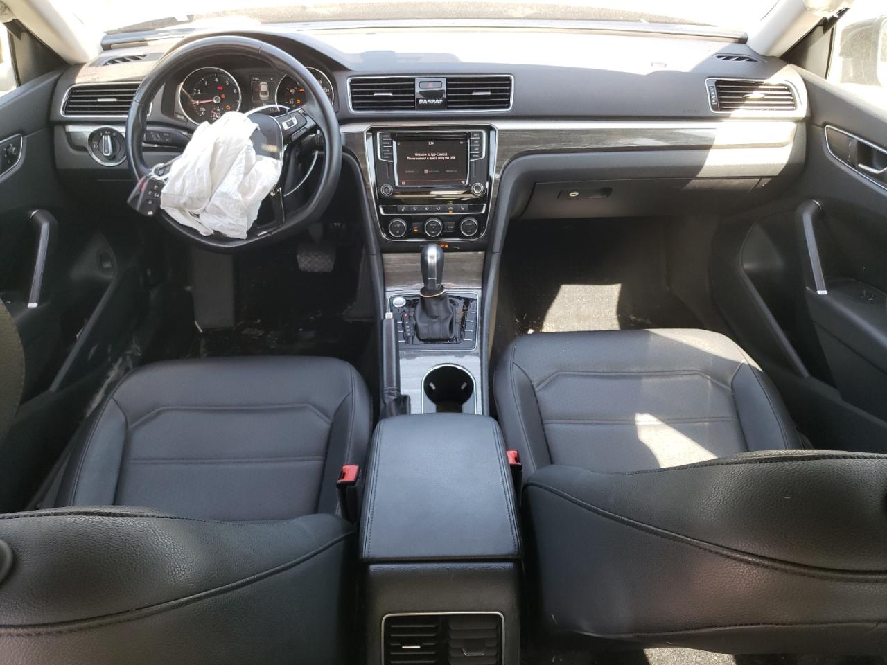 1VWBA7A31JC016275 2018 Volkswagen Passat Se