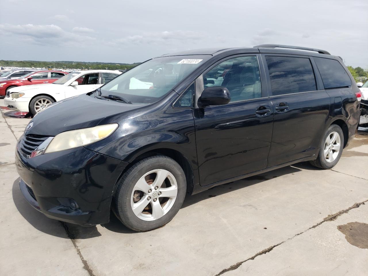 Toyota Sienna 2015 E grade