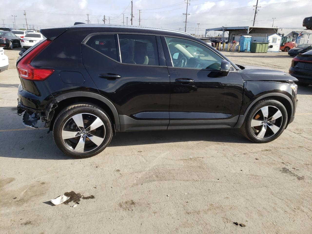 2020 Volvo Xc40 T5 Momentum vin: YV4162UK5L2323038