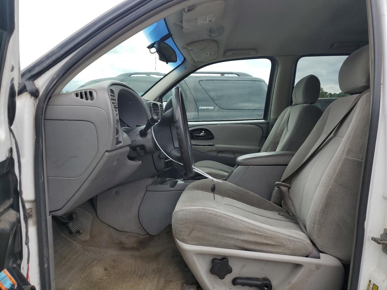 1GNDT13SX52267290 2005 Chevrolet Trailblazer Ls