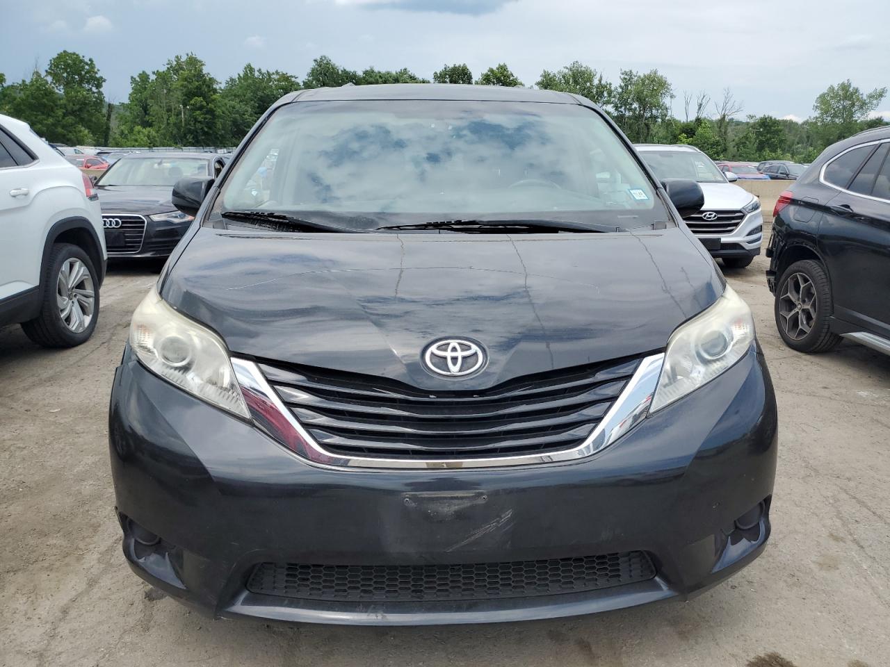 2016 Toyota Sienna Le vin: 5TDKK3DC6GS750714