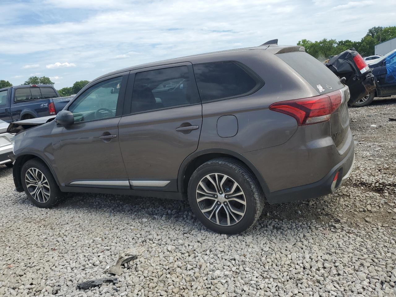 2018 Mitsubishi Outlander Se vin: JA4AZ3A32JZ071356