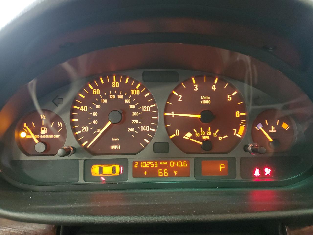 WBAEP33494PF04030 2004 BMW 325 Xit