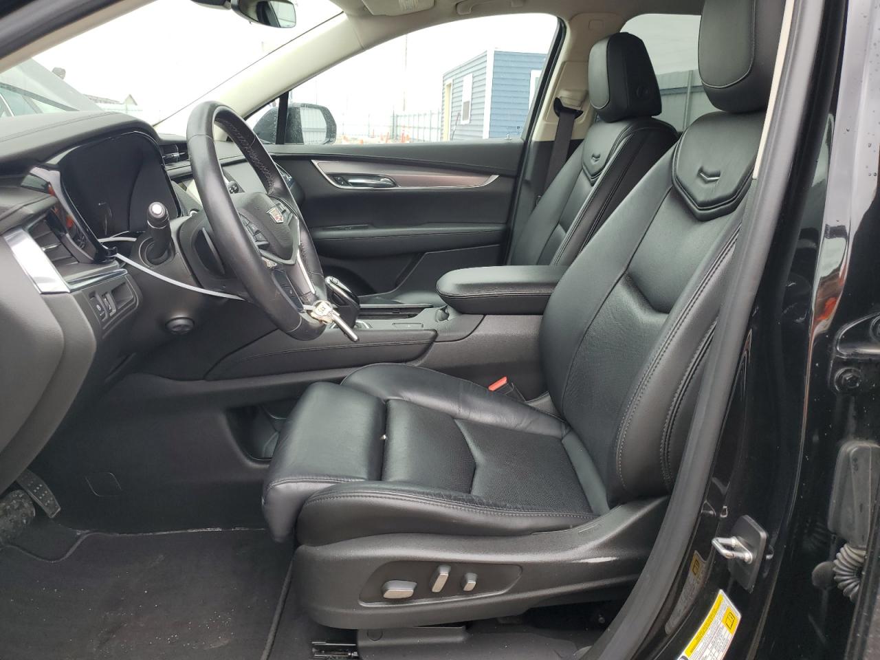 1GYKNBRS4HZ250806 2017 Cadillac Xt5 Luxury