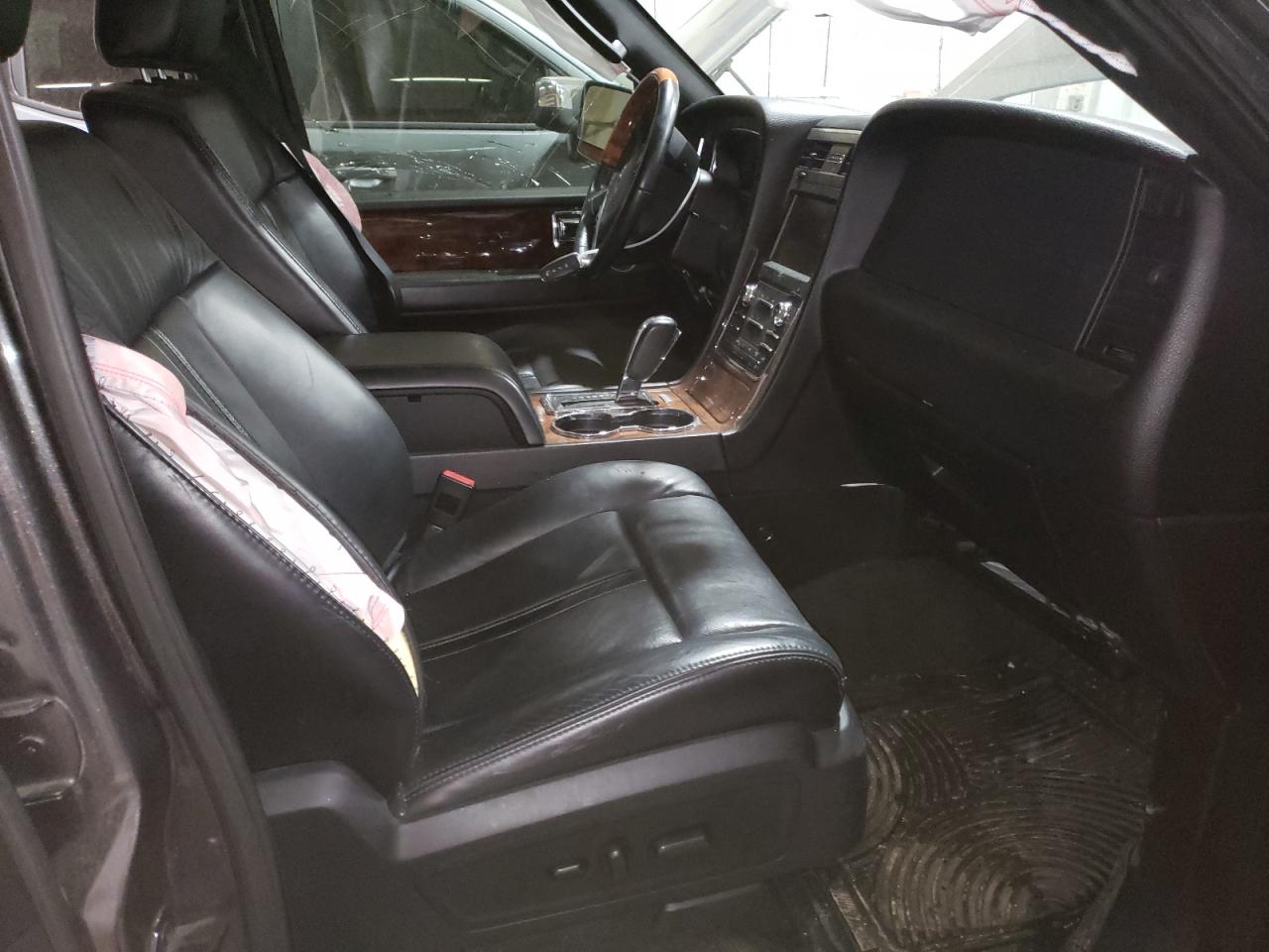 5LMJJ3JT2FEJ05588 2015 Lincoln Navigator L