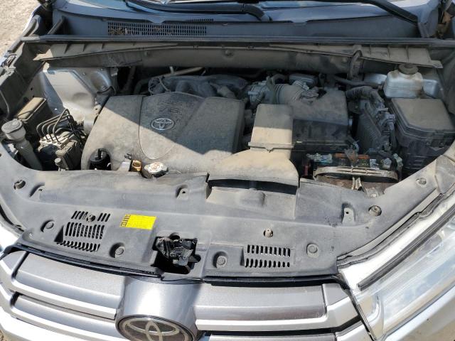 VIN 5TDJZRFH8KS952711 2019 Toyota Highlander, SE no.12