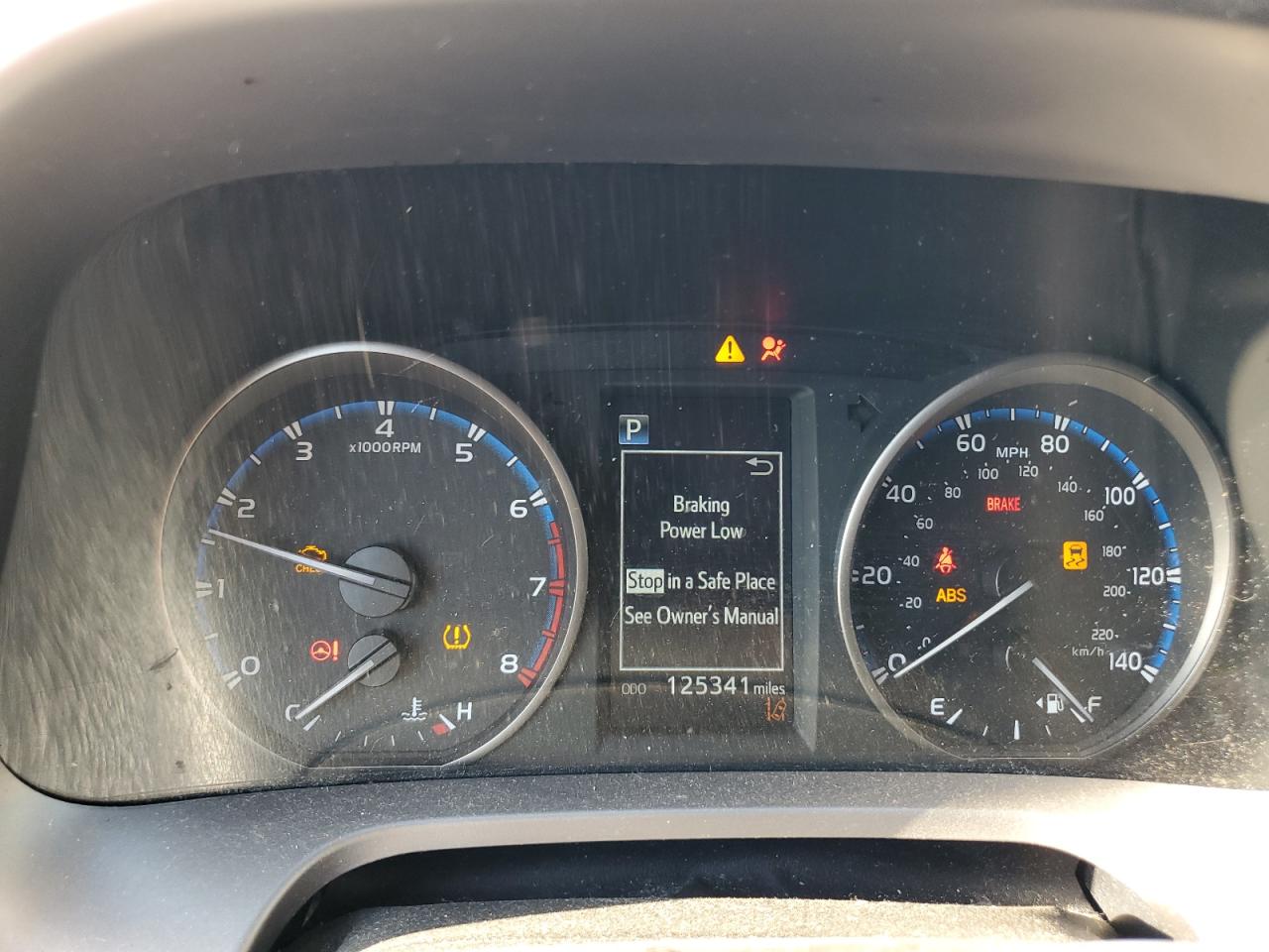 JTMWFREV4HJ118897 2017 Toyota Rav4 Xle