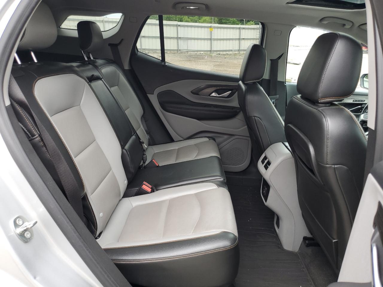 3GKALVEX8JL415221 2018 GMC Terrain Slt