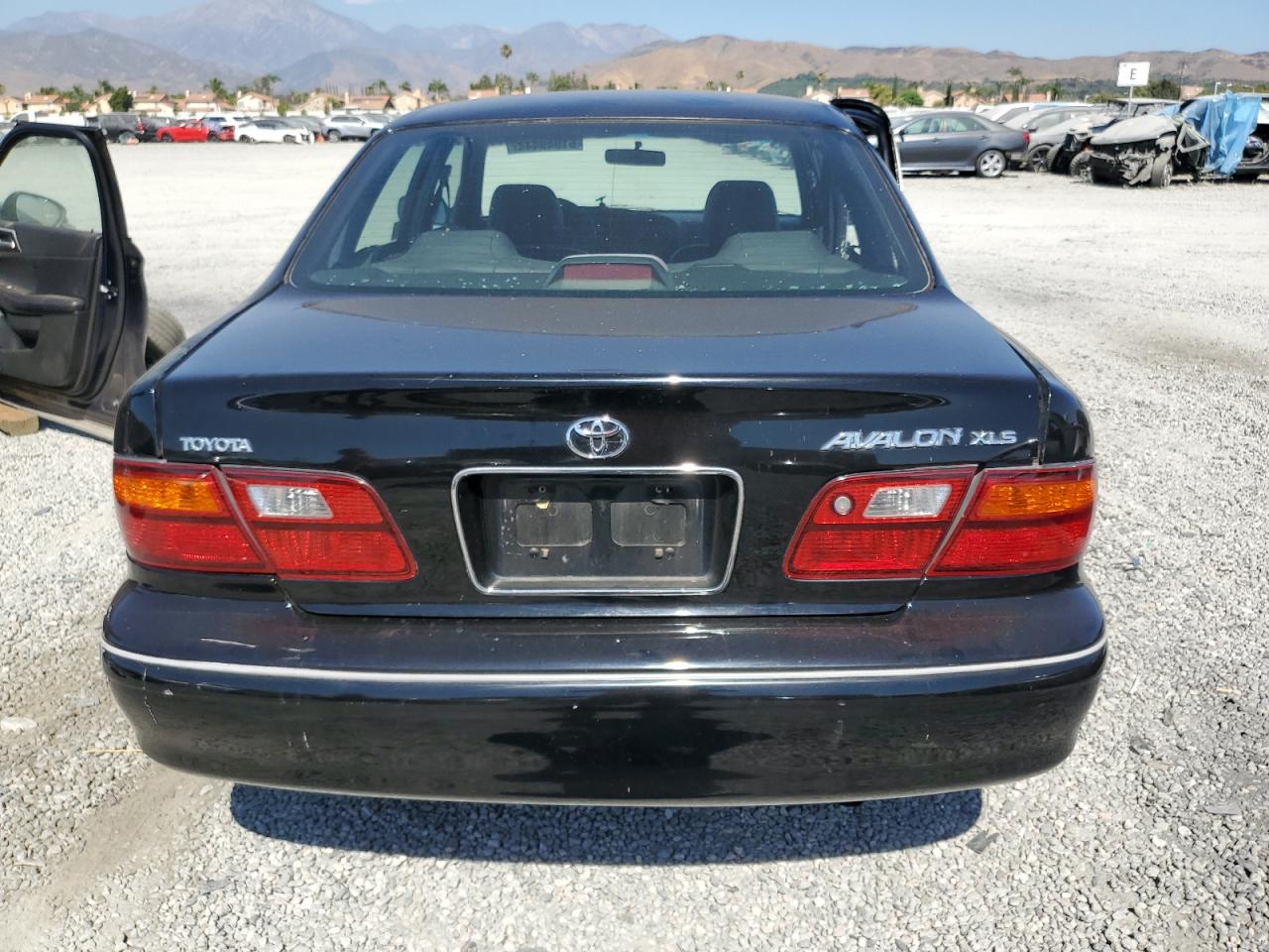 4T1BF18B7WU263215 1998 Toyota Avalon Xl