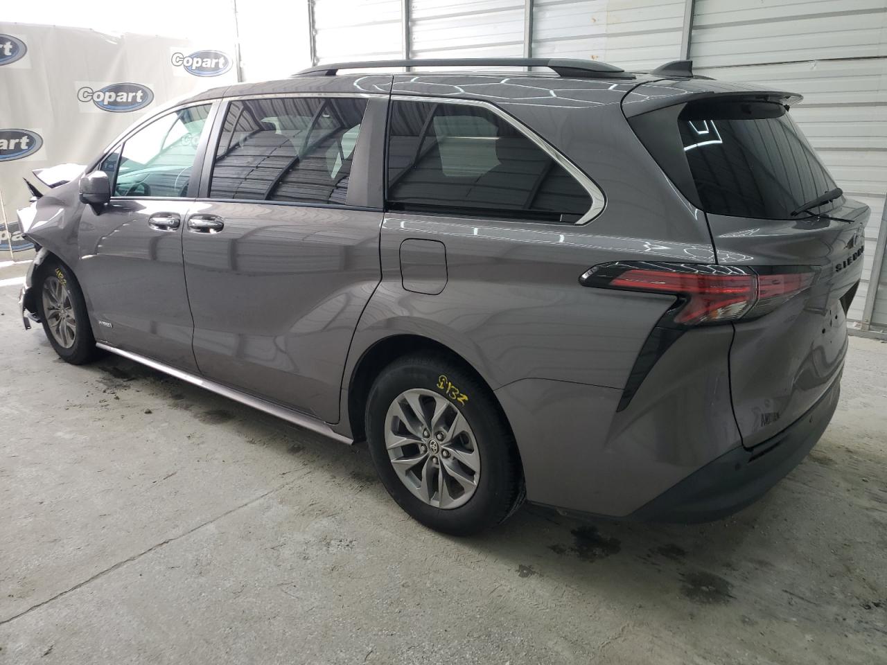 Lot #2779575593 2021 TOYOTA SIENNA XLE