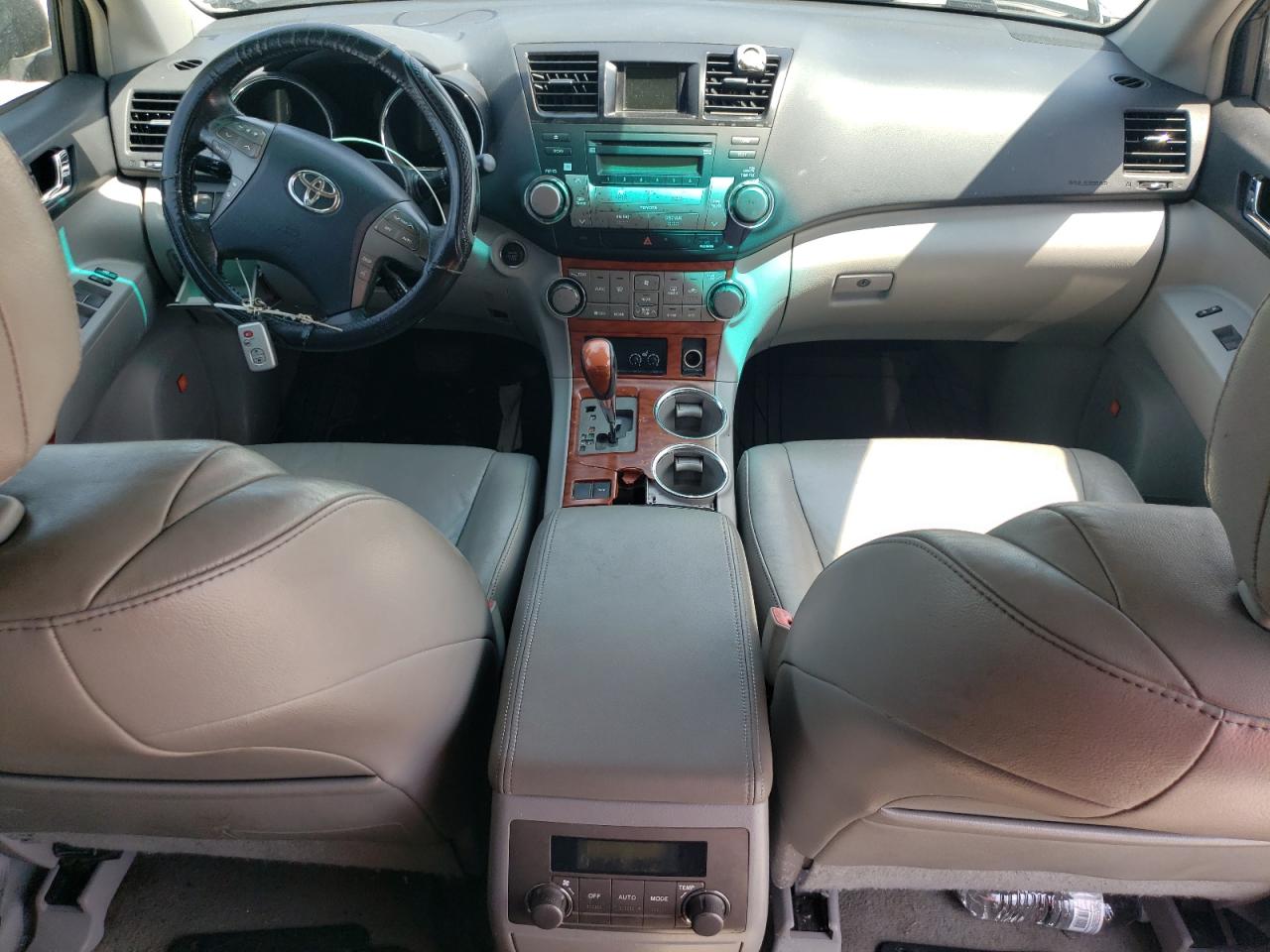 5TDYK3EH8AS001036 2010 Toyota Highlander Limited