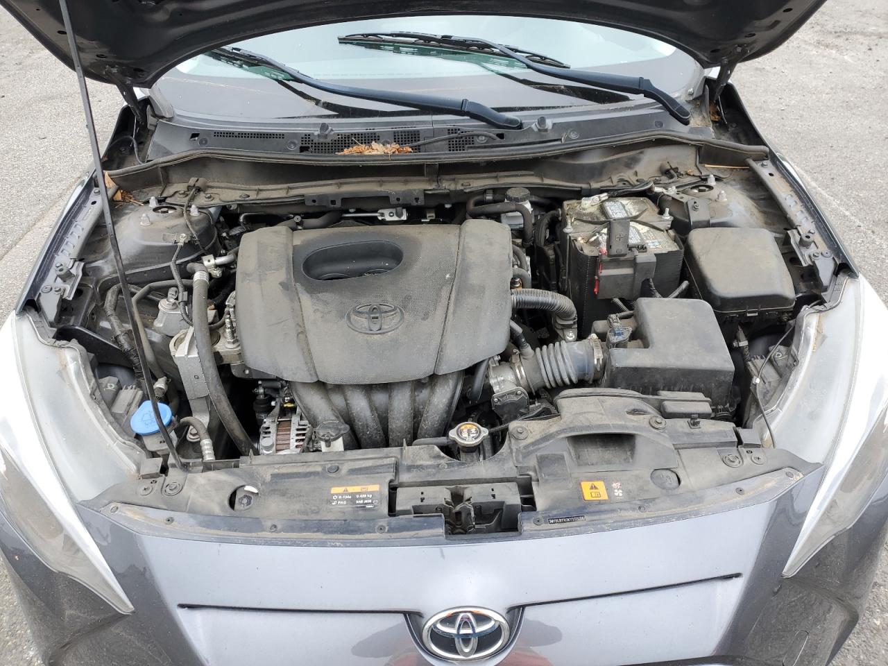 3MYDLBYV2KY512034 2019 Toyota Yaris L