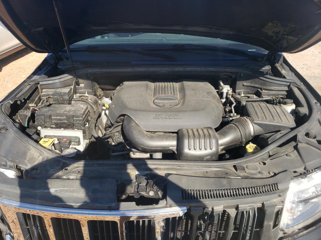 1J4RR4GG5BC521492 2011 Jeep Grand Cherokee Laredo