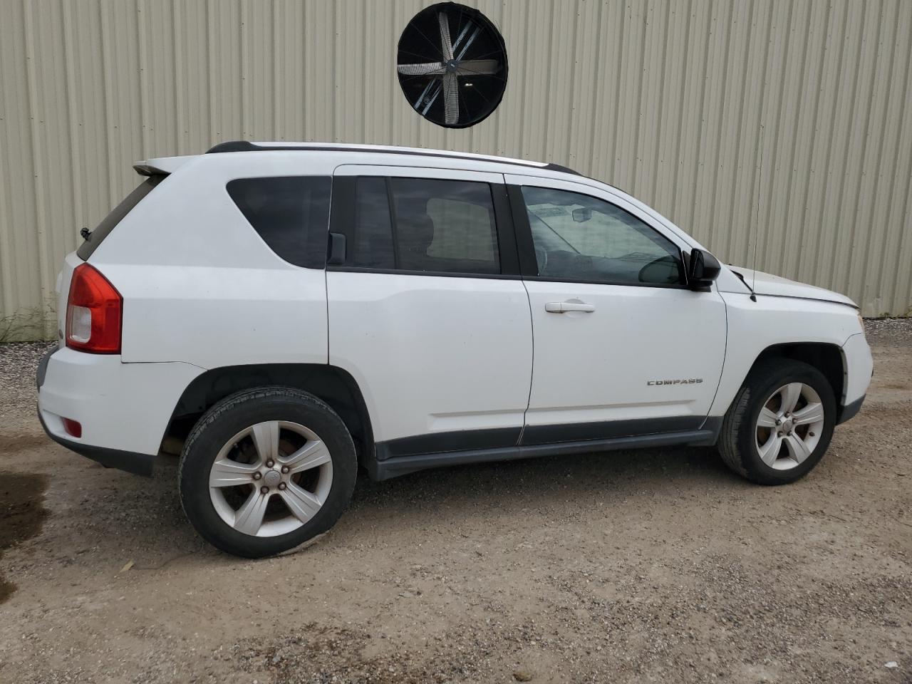 2012 Jeep Compass Latitude vin: 1C4NJDEB3CD676055