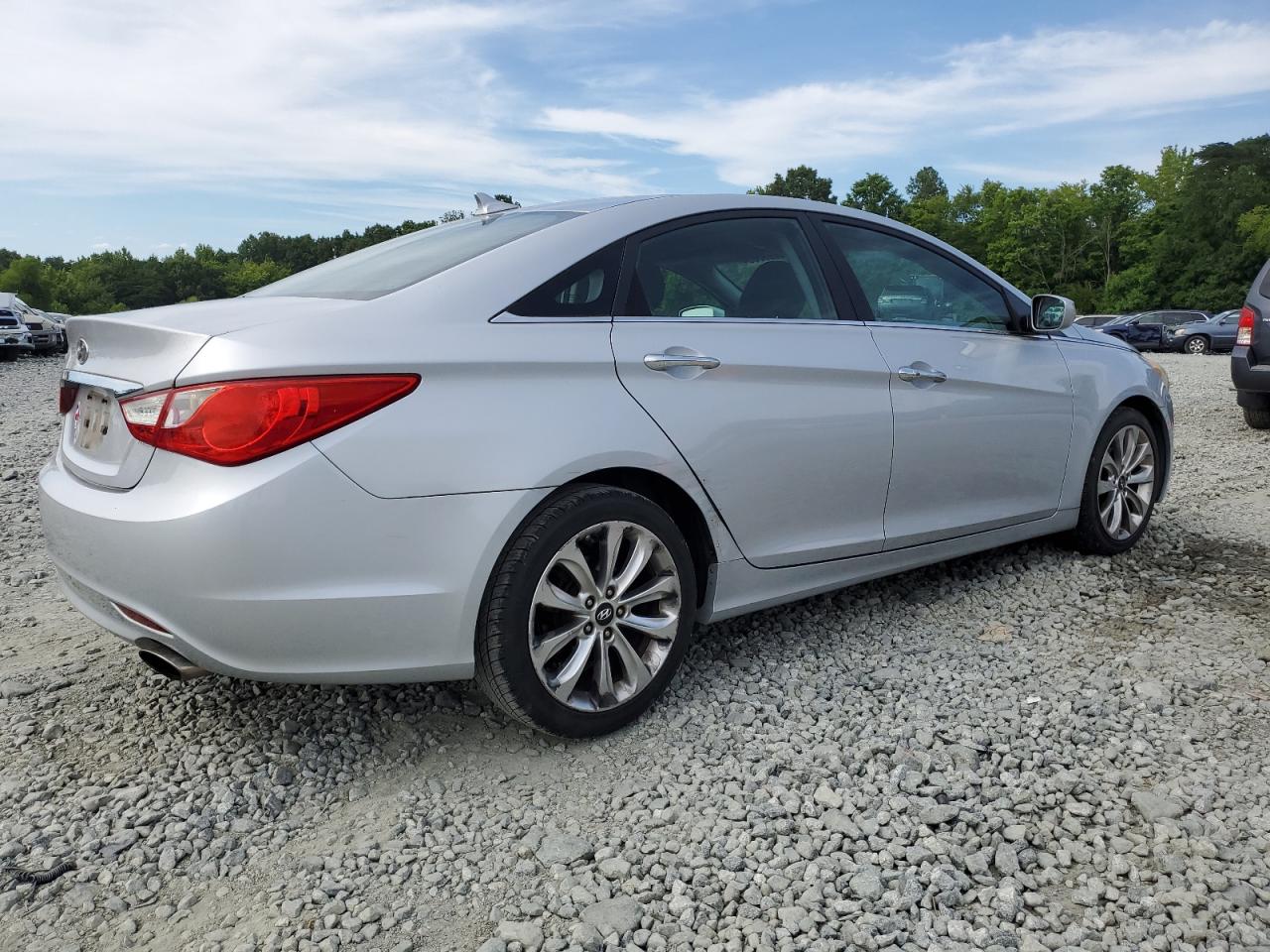 5NPEC4AC4BH258010 2011 Hyundai Sonata Se