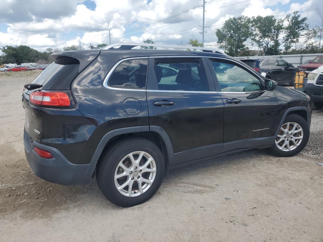 2015 Jeep Cherokee Latitude vin: 1C4PJLCB7FW711470