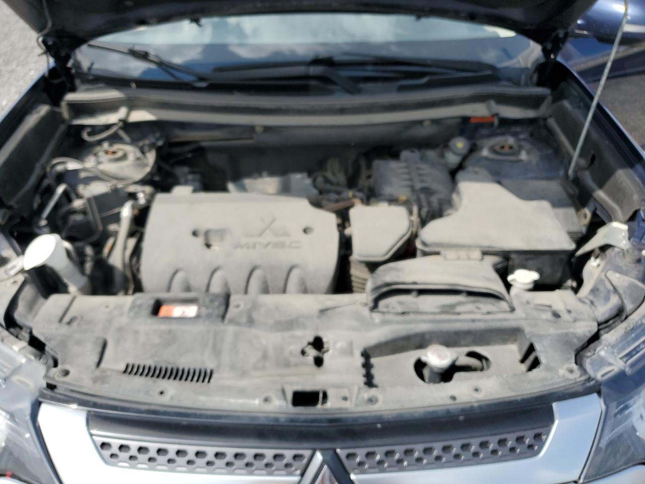 JA4AZ2A38KZ603897 2019 Mitsubishi Outlander Es