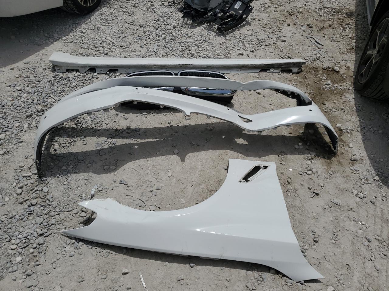 WBAJA9C56KB392807 2019 BMW 530E