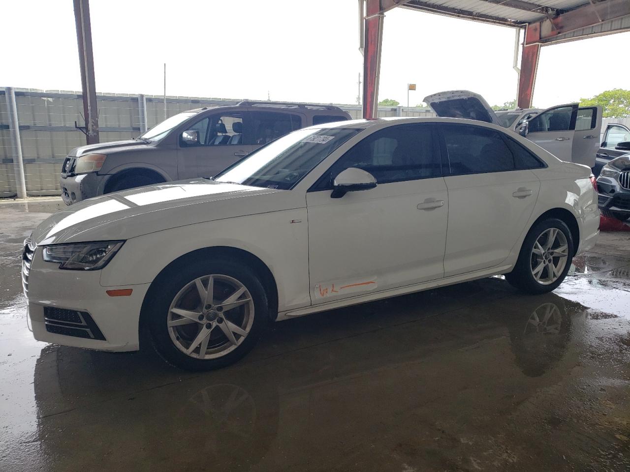 WAUKMAF43JA233778 2018 Audi A4 Premium