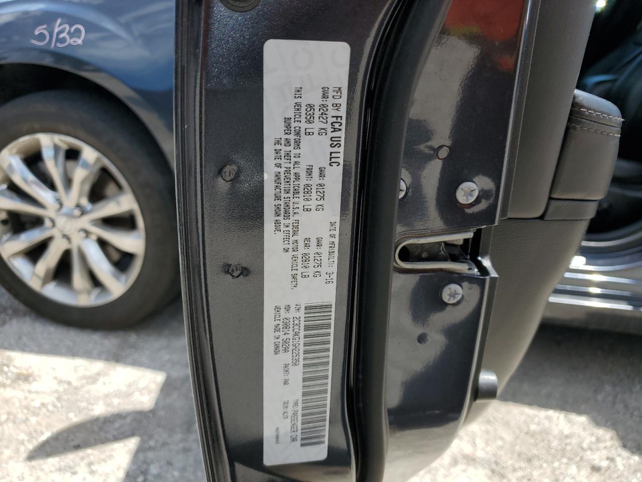 2C3CCAKG1GH225350 2016 Chrysler 300C