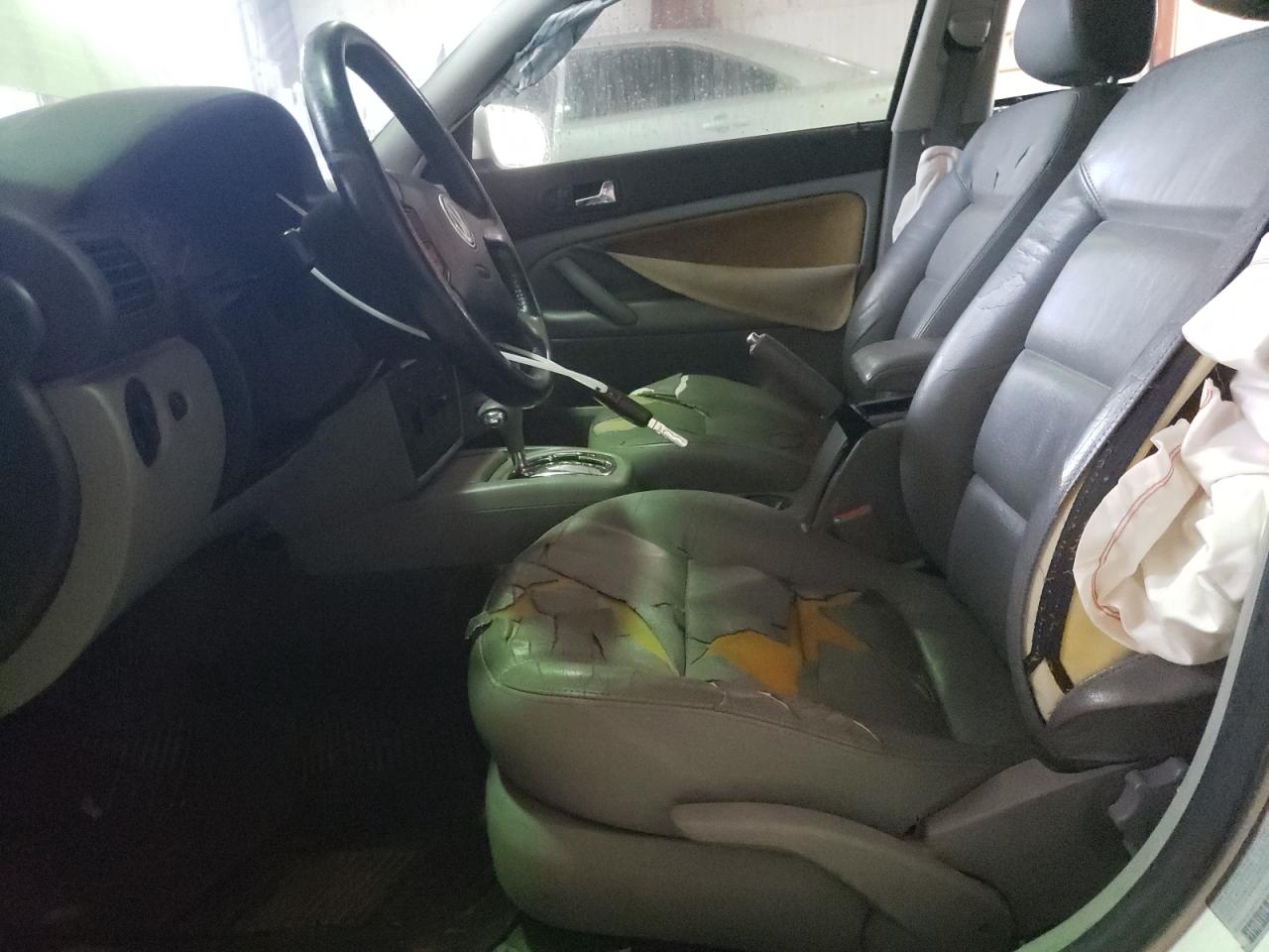 WVWAC63B41P025763 2001 Volkswagen Passat Gls