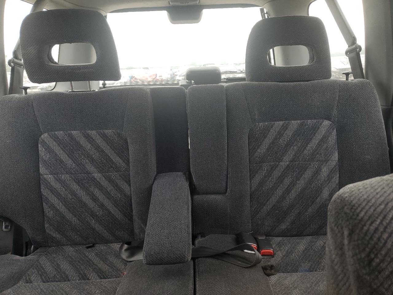 JHLRD1845YC006107 2000 Honda Cr-V Lx