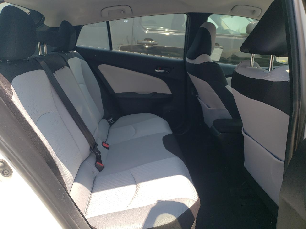 JTDKBRFU3H3548537 2017 Toyota Prius