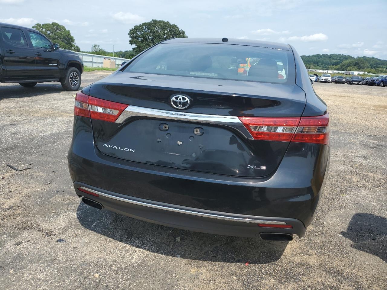 4T1BK1EB0JU286165 2018 Toyota Avalon Xle