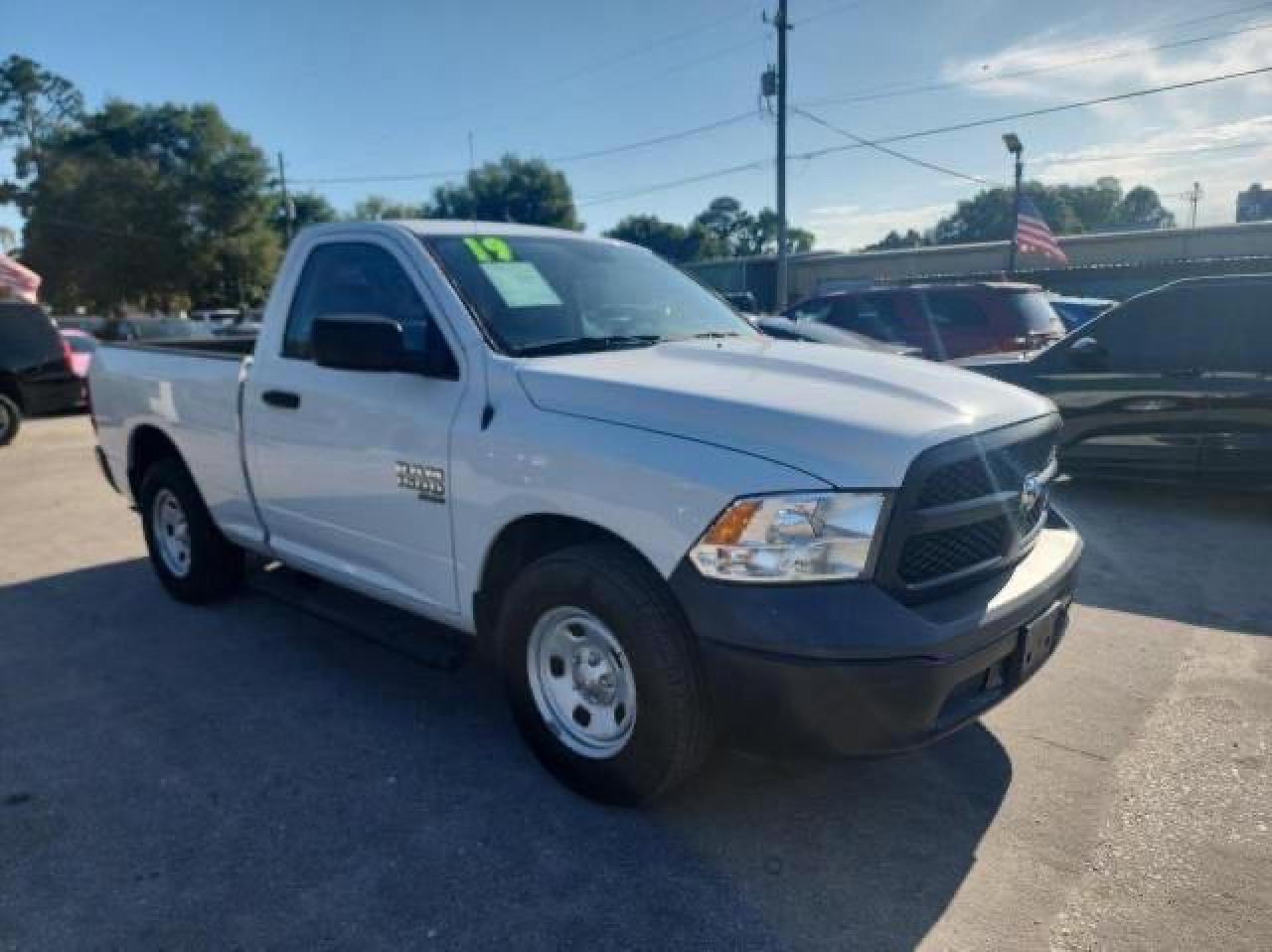 2019 Ram 1500 Classic Tradesman vin: 3C6JR6AG1KG584472