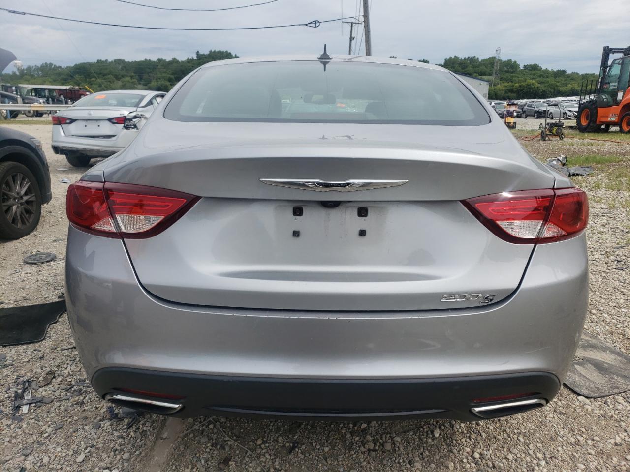 1C3CCCBB3GN113687 2016 Chrysler 200 S