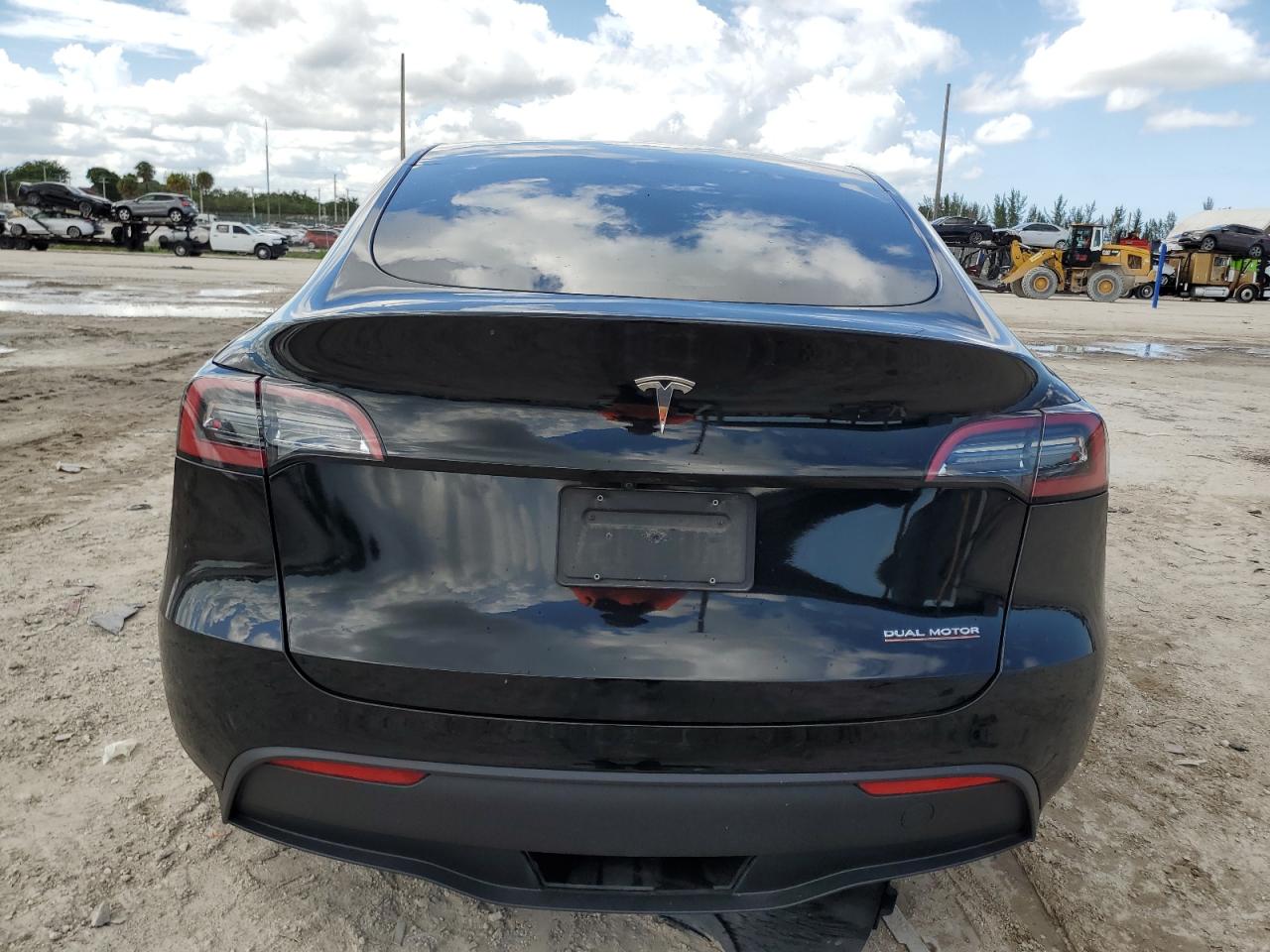 7SAYGAEEXNF433121 2022 Tesla Model Y