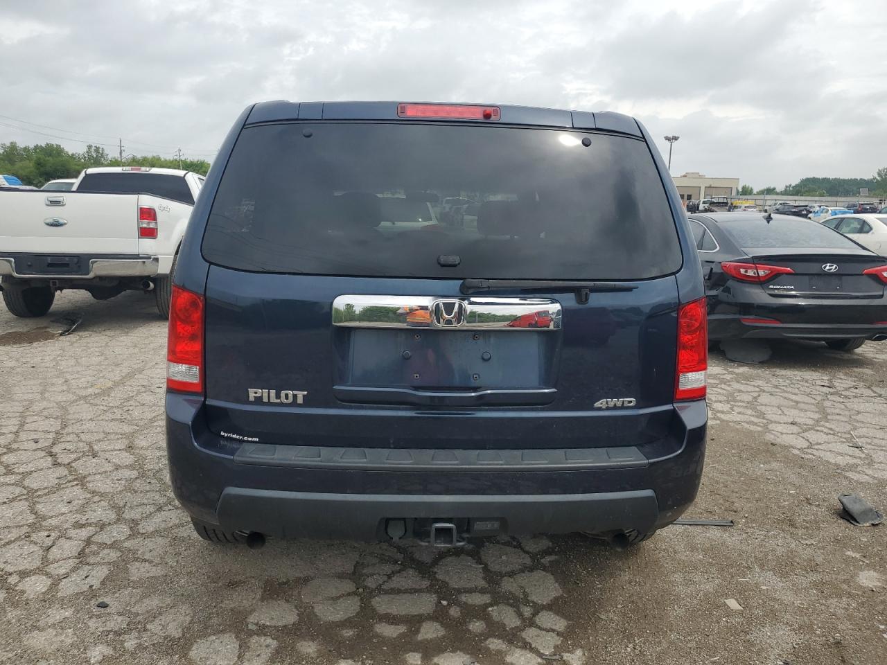 5FNYF4H26BB047097 2011 Honda Pilot Lx