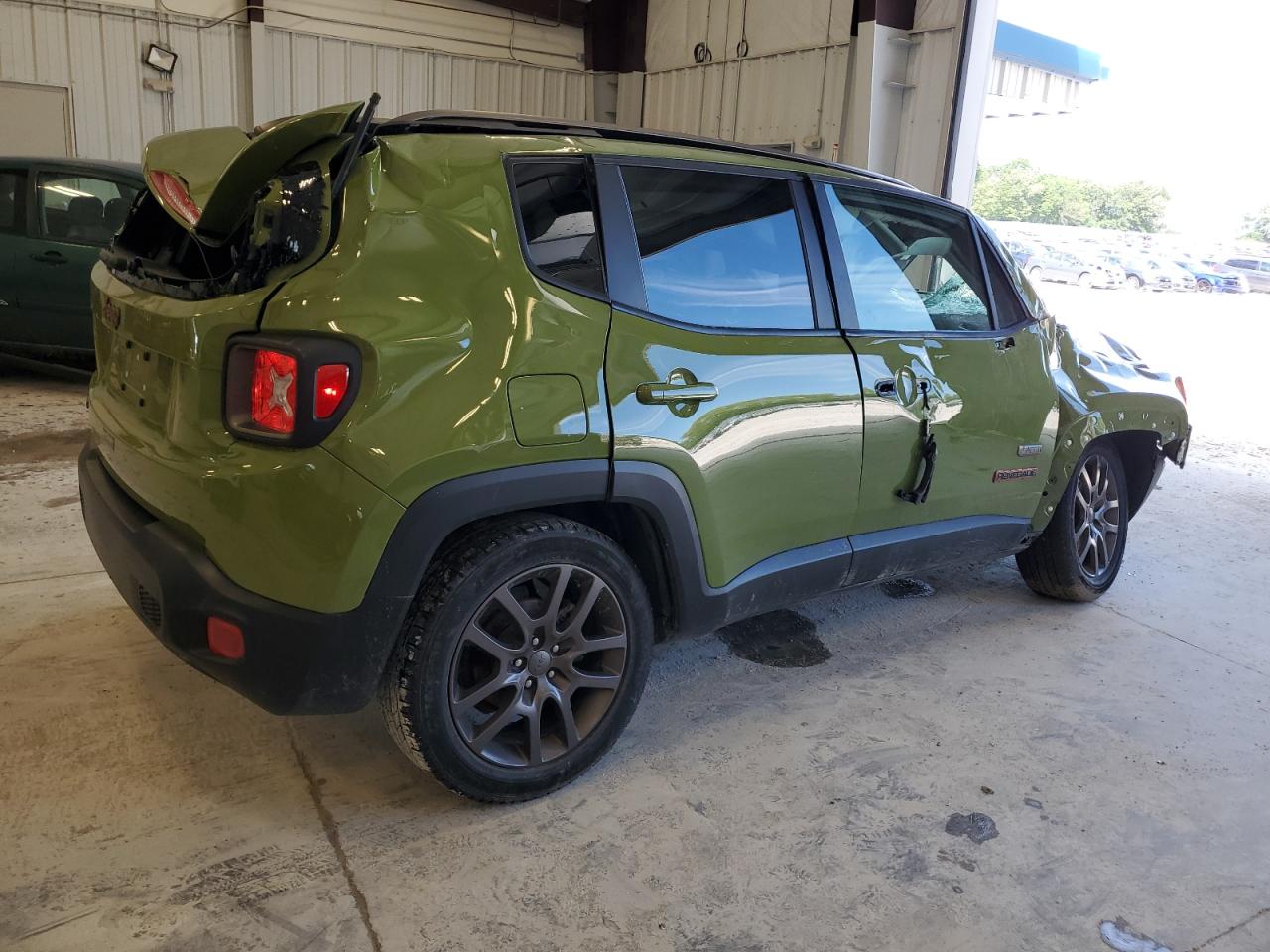 2016 Jeep Renegade Latitude vin: ZACCJBBT5GPD18293