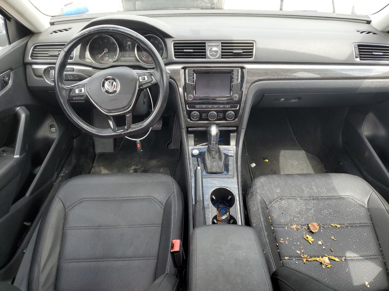 1VWBT7A37HC019699 2017 Volkswagen Passat Se