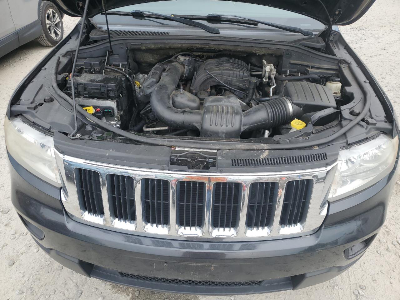 1J4RR4GG5BC549969 2011 Jeep Grand Cherokee Laredo