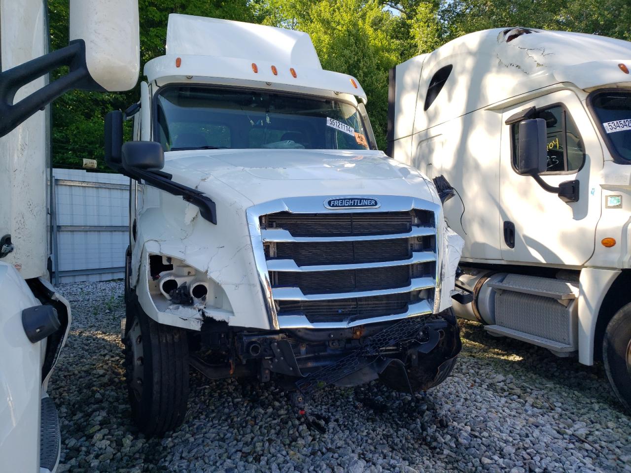 Freightliner Cascadia 2022 126" Day cab