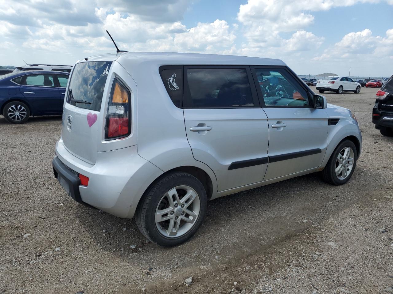 KNDJT2A27B7308347 2011 Kia Soul +