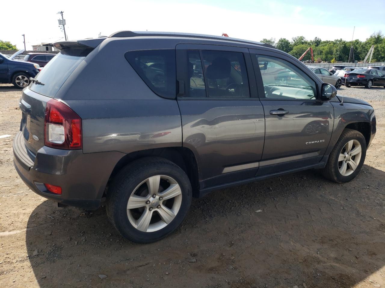 2014 Jeep Compass Latitude vin: 1C4NJCEB3ED770112