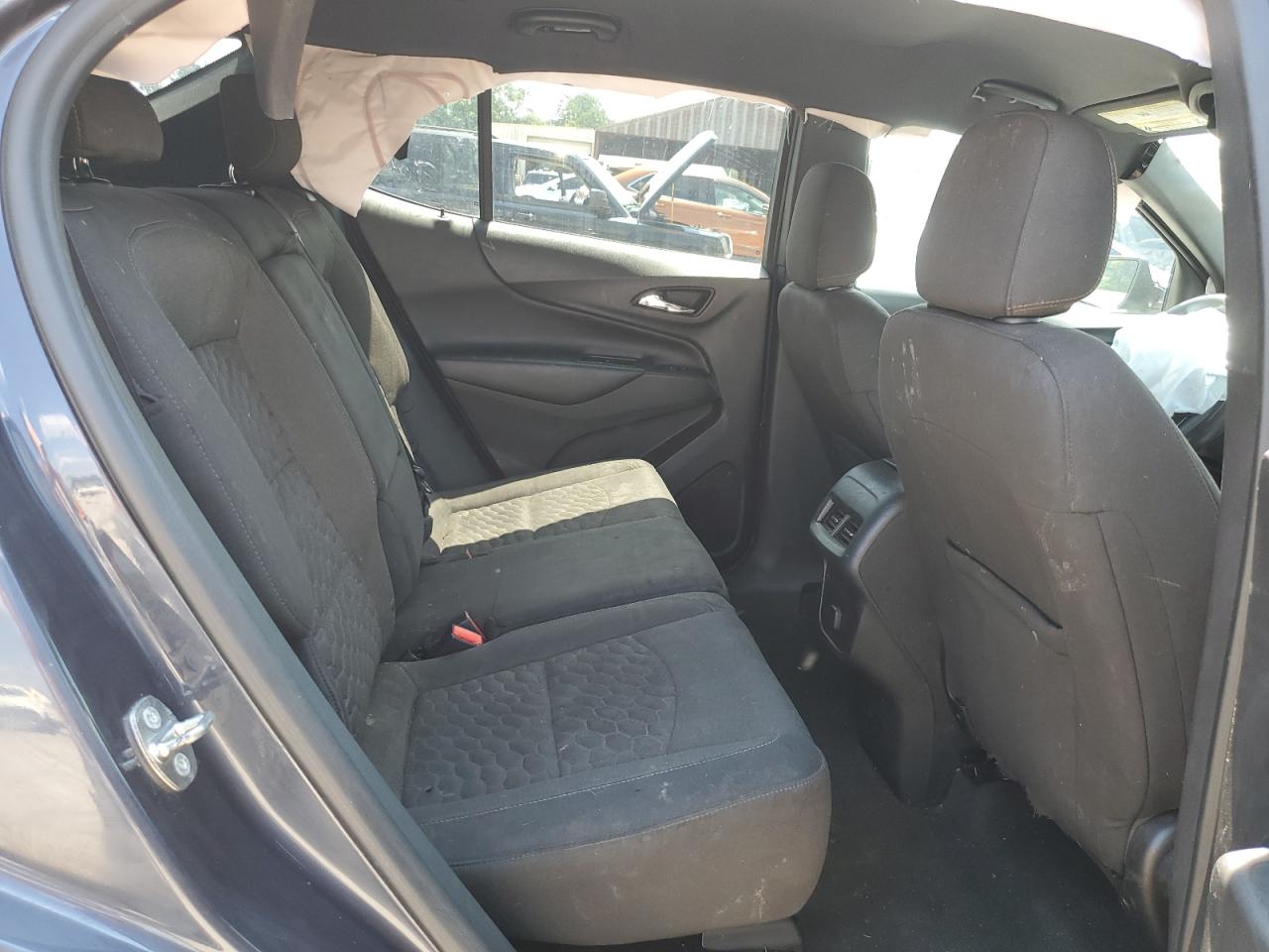 3GNAXJEV7JS585154 2018 Chevrolet Equinox Lt