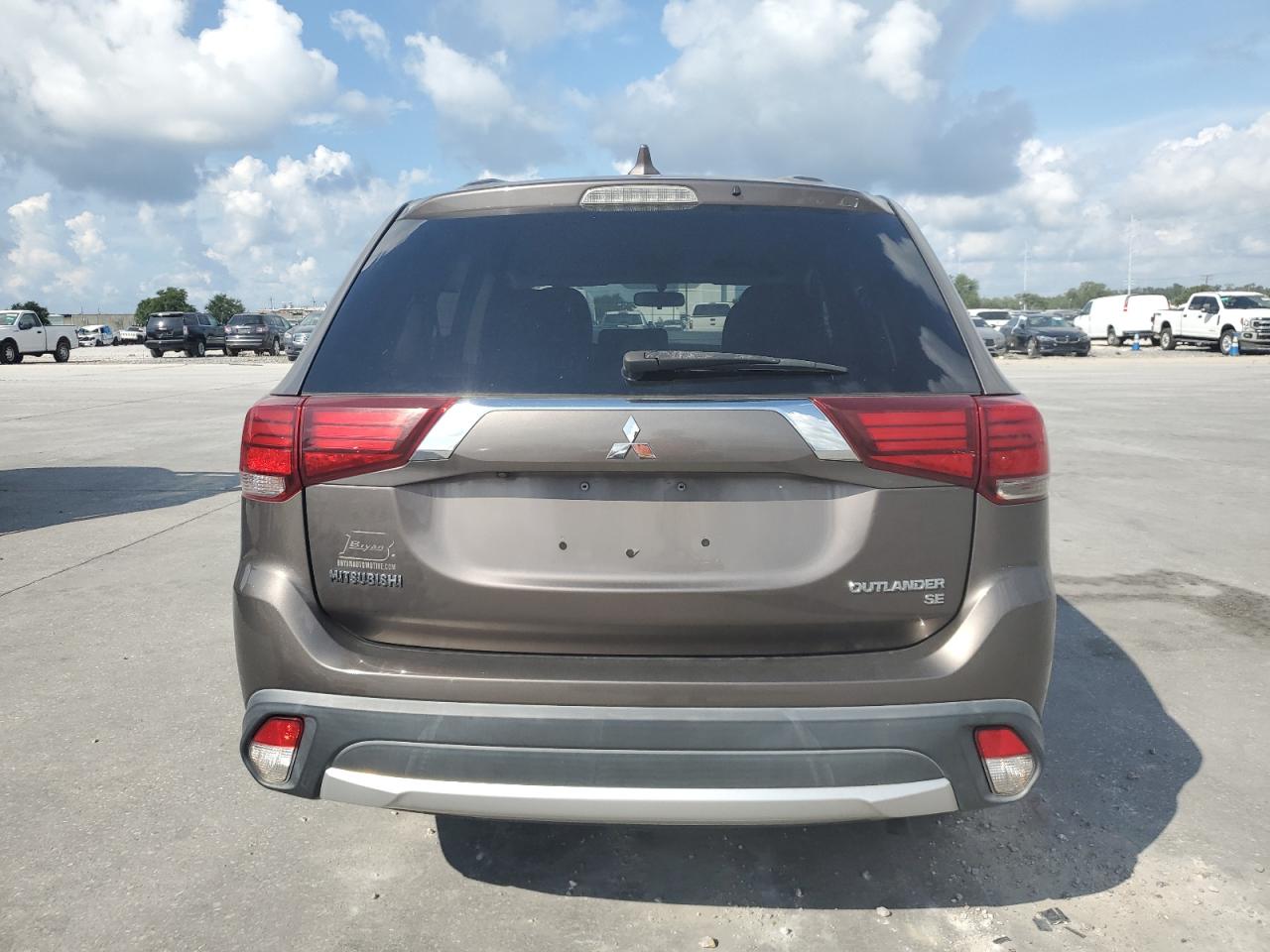 JA4AD3A36HZ010682 2017 Mitsubishi Outlander Se