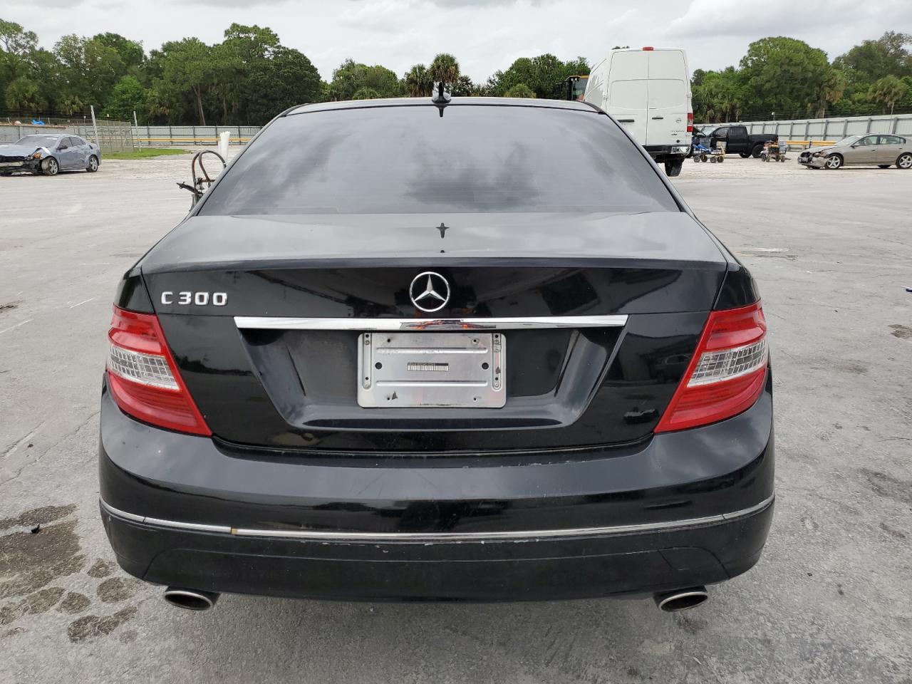 WDDGF5EB2BA515590 2011 Mercedes-Benz C 300