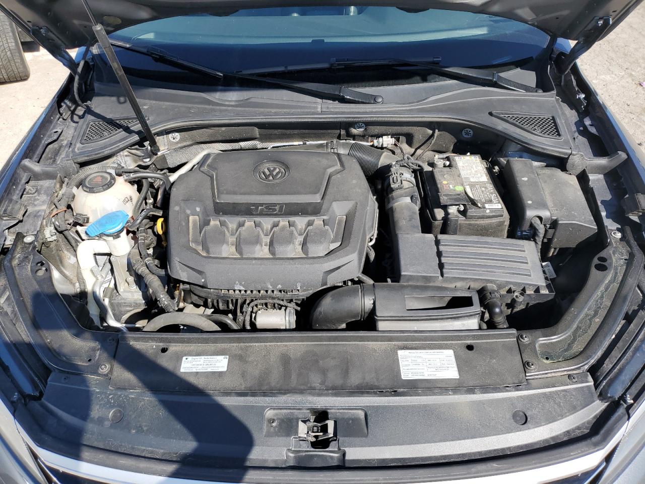 1VWBA7A34JC025035 2018 Volkswagen Passat Se