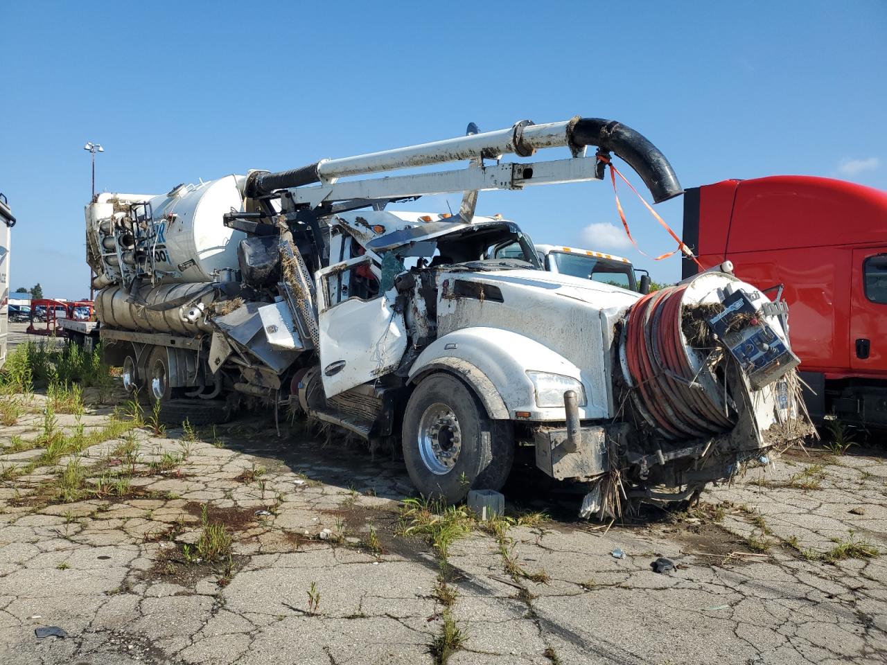  Salvage Kenworth Constructi