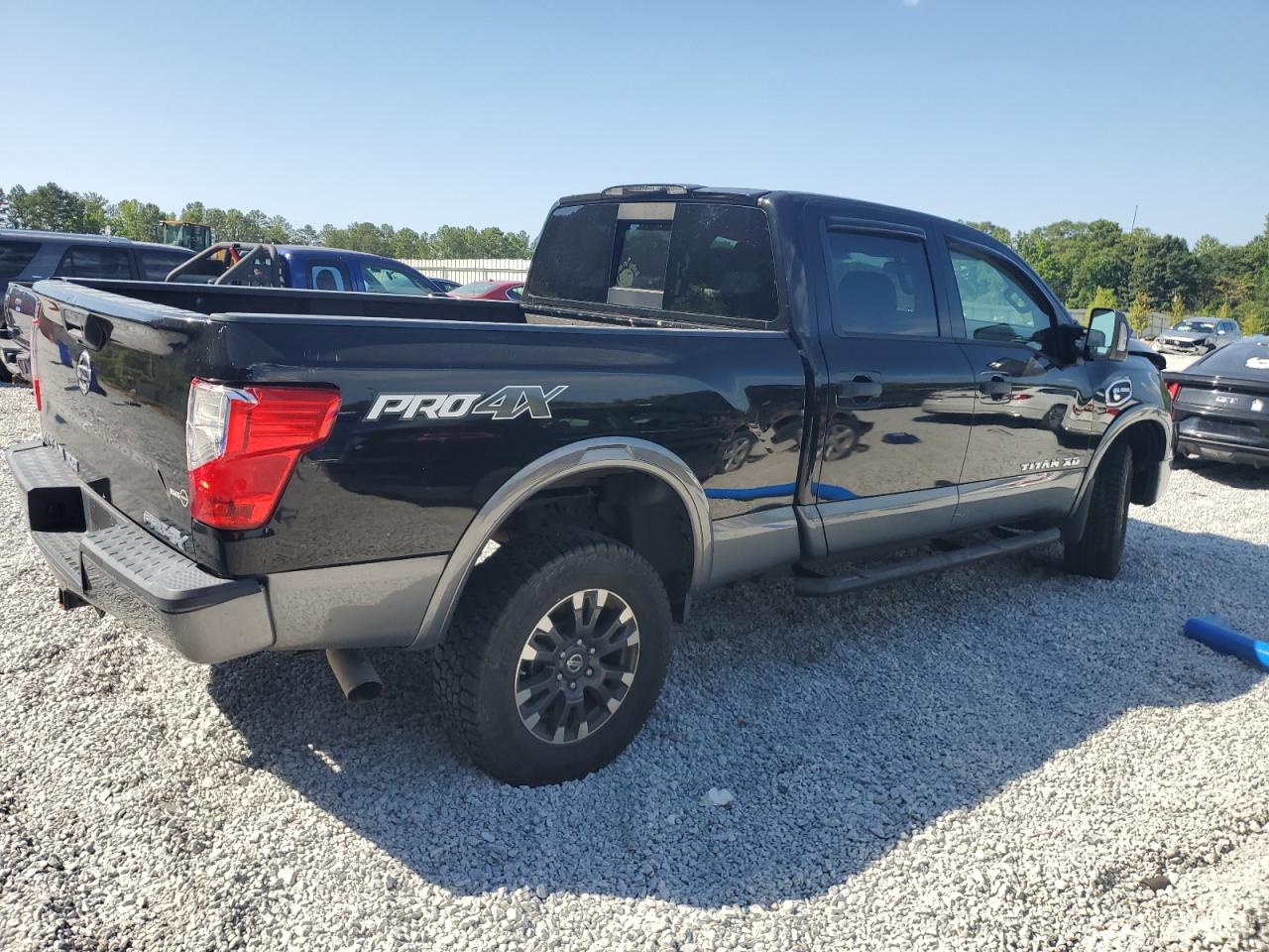 2017 Nissan Titan Xd Sl vin: 1N6BA1F41HN552737