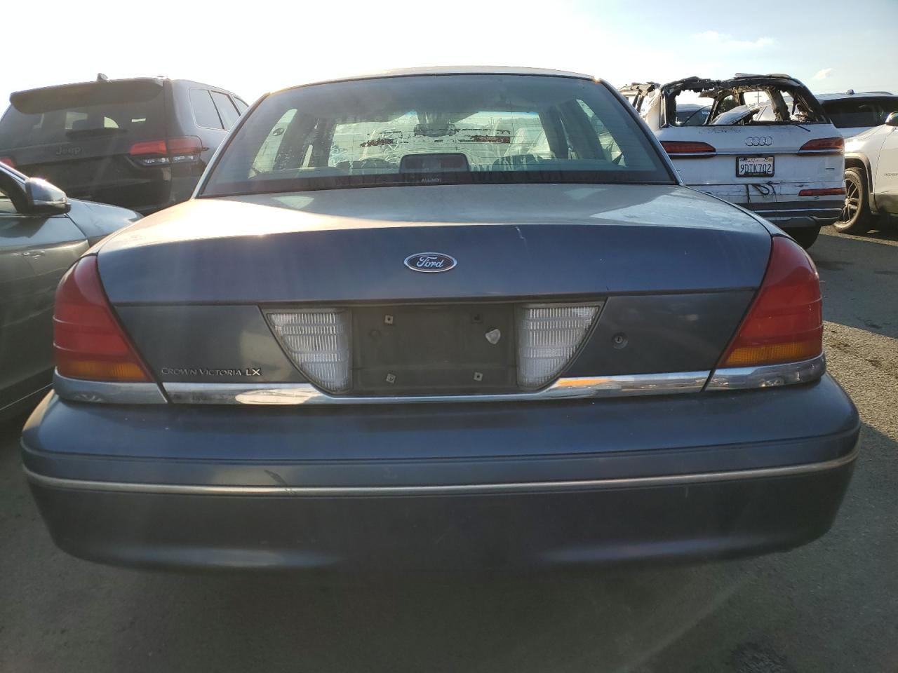 2FAFP74W0WX172591 1998 Ford Crown Victoria Lx