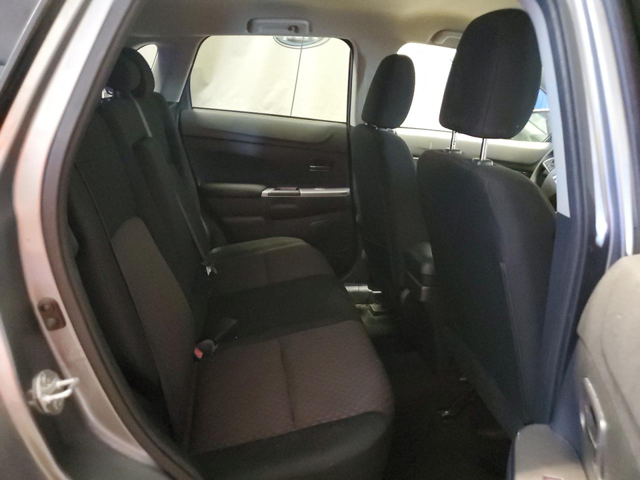 JA4AP3AU7KU035143 2019 Mitsubishi Outlander Sport Es