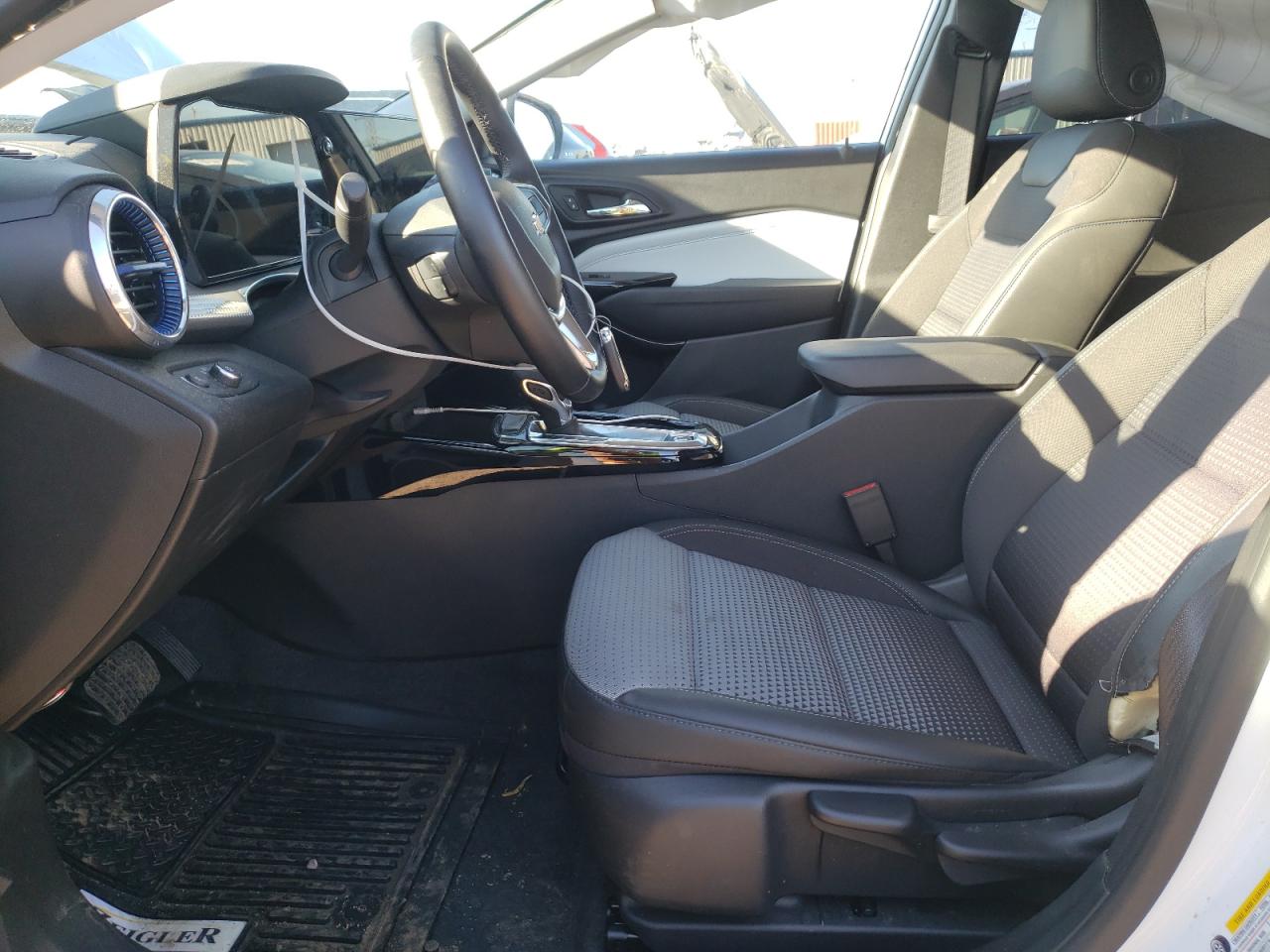 KL77LHE2XRC076431 2024 Chevrolet Trax 1Lt