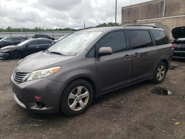 TOYOTA SIENNA LE