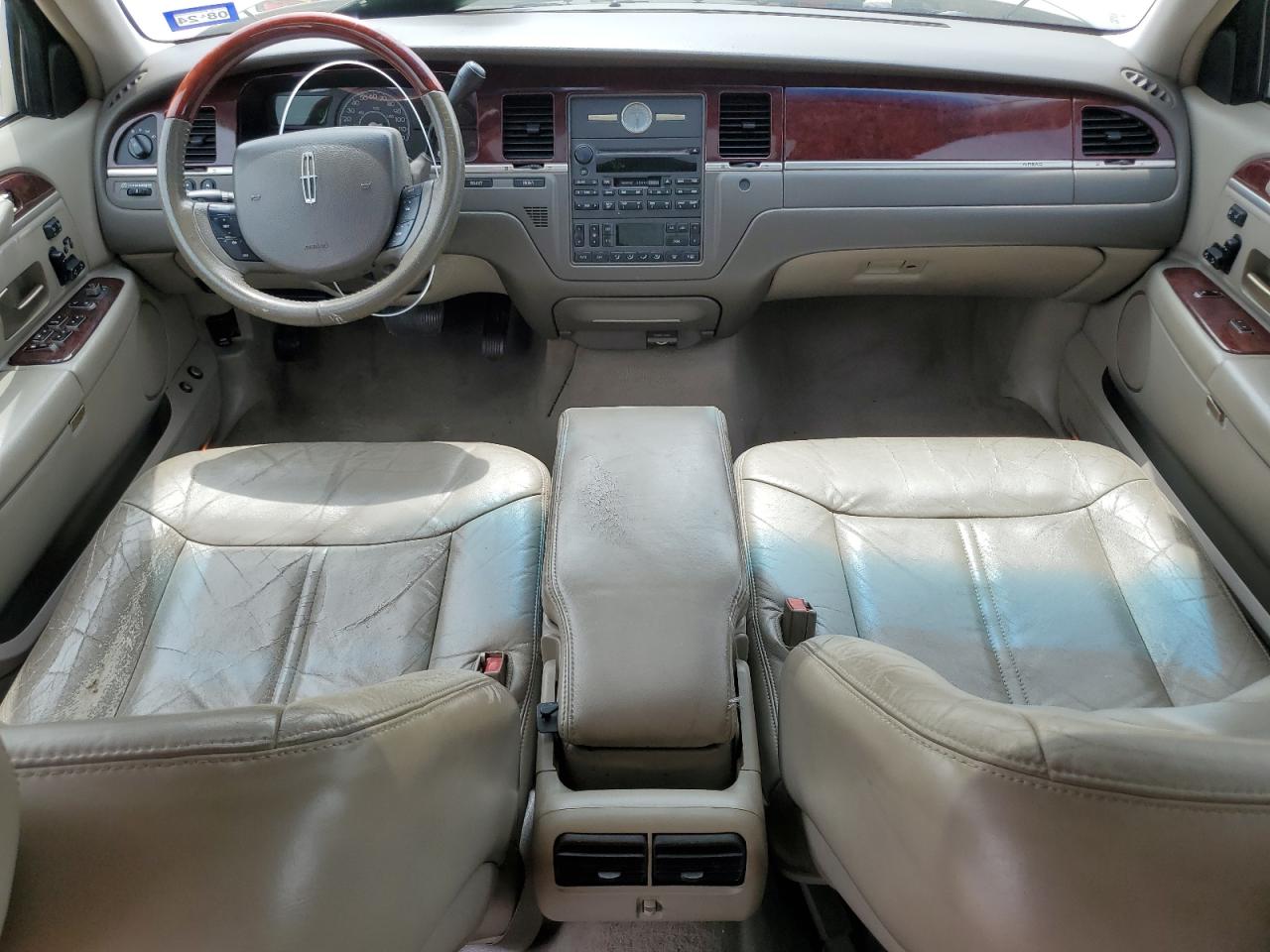 1LNHM82W65Y621724 2005 Lincoln Town Car Signature Limited